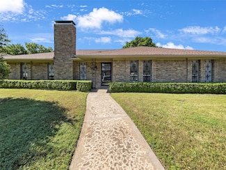 2761 N Hillbrier Cir, Plano, TX 75075