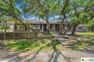 966 Deerwood Dr, Canyon Lake, TX 78133