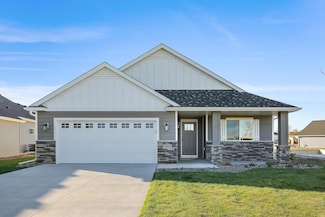 17795 Hoover St NW, Elk River, MN 55330