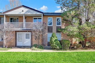 75 Artist Lake Dr, Middle Island, NY 11953