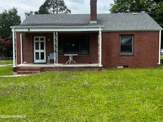 1404 Hull Rd, Kinston, NC 28504