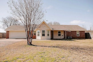 937 Silver River Rd, Waco, TX 76705