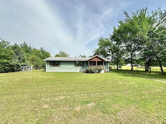101 Taylor St, Como, TX 75431