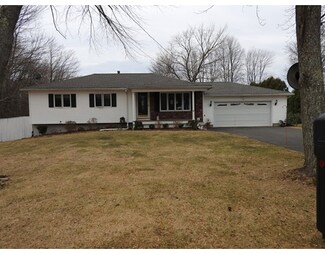 20 Barton St, Granby, MA 01033