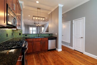 724 Skyline Bluff Ct, Fort Worth, TX 76102