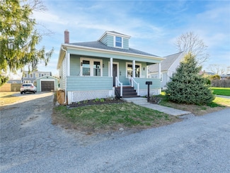 19 Bates Ave, Warwick, RI 02888