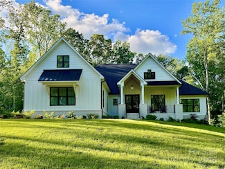 9564 Regent Dr, Davidson, NC 28036