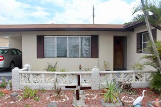 1194 Davis Rd, West Palm Beach, FL 33406