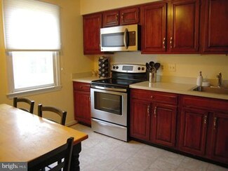 4050 Norbeck Square Dr, Rockville, MD 20853