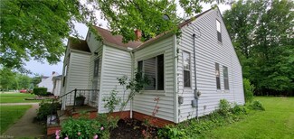 1974 Beverly Hills Dr, Cleveland, OH 44143