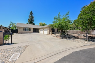 1911 W Simpson Ave, Fresno, CA 93705