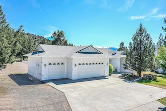 16344 Friar Rd, Weed, CA 96094