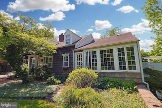 726 Forest Grove Rd, Furlong, PA 18925