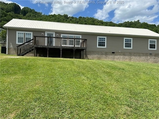 30 Beech Ln, Madison, WV 25130