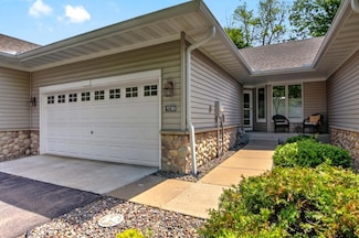 9240 Blackoaks Ln N, Osseo, MN 55311