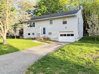 43 Linwood St, Andover, MA 01810