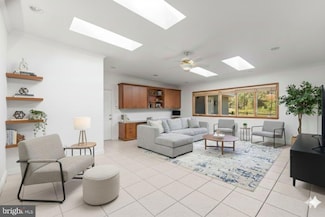 8203 Tall Chimney Ct, Pikesville, MD 21208