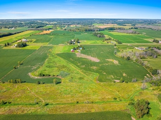 Lt 2 Middle Rd, Manitowoc Rapids, WI 54220