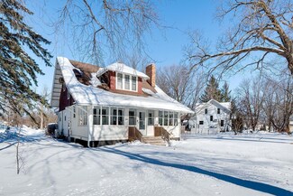 884 4th Ave SW, Faribault, MN 55021