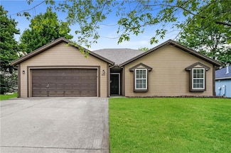 820 SW Meadowood Dr, Grain Valley, MO 64029