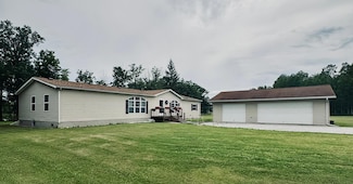 1111 Jochim Dr NW, Baudette, MN 56623