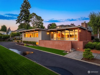 460 NE Harrison St, Poulsbo, WA 98370