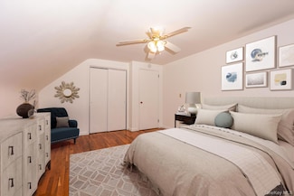 90 Reade Ave, Lindenhurst, NY 11757