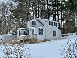 9 Foyes Ln, Kittery Point, ME 03905