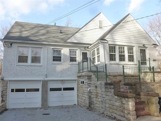 841 S Summit St, Iowa City, IA 52240
