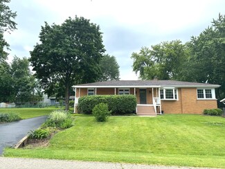 1205 S Bonnie Brae Dr, McHenry, IL 60050