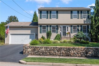57 Laura Cir, Cranston, RI 02920