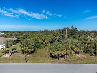 17324 Gulfspray Cir, Port Charlotte, FL 33948