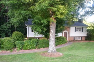 135 Matthews Cir, Pilot Mountain, NC 27041