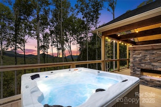 377 S Ridgerunner Rd, Burnsville, NC 28714