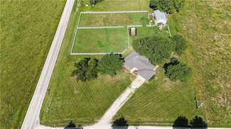 22284 Rosewood St, Bucyrus, KS 66013
