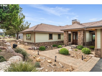 10715 Rockside Ct, Redmond, OR 97756