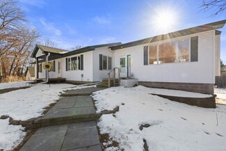 216 Moon Lake Dr NE, Cambridge, MN 55008