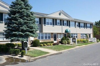 1355 Roanoke Ave Unit 12Lh, Riverhead, NY 11901