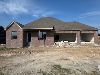 1461 N Angus Ave, Tahlequah, OK 74464