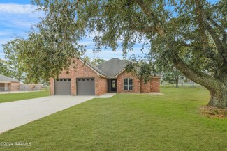 1045 Jeffery Dr, Saint Martinville, LA 70582