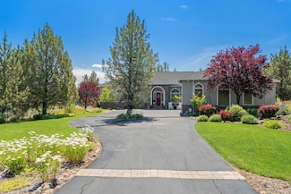 8550 Coopers Hawk Dr, Redmond, OR 97756