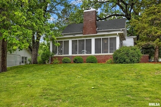 501 W Main St, Toulon, IL 61483