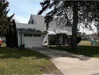 2065 Oak Dr, Ford City, PA 16226