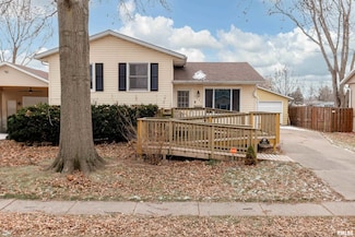 3353 W Columbia Ave, Davenport, IA 52804