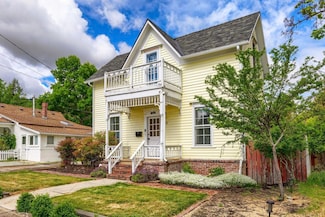 173 Helman St, Ashland, OR 97520