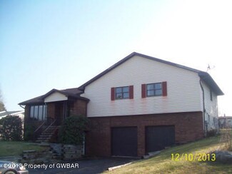 357 Clover Ln, Shavertown, PA 18708
