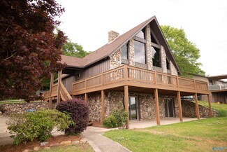 418 Riverton Dr, Rainbow City, AL 35906