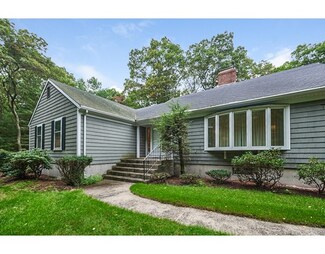 15 Ledgewood Dr, Dover, MA 02030