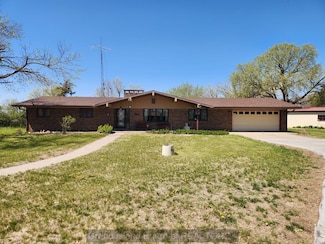 845 W 7th Ave, Red Cloud, NE 68970