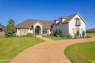 53 Emerald Lake Dr, Jackson, TN 38305